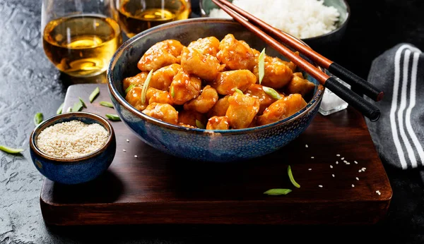 Crispy Honey Sesame Chicken Korean Style Food Black Stone Background — 图库照片