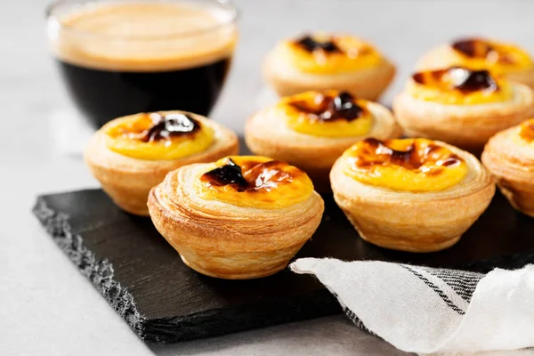 Geleneksel Portekiz Yumurtalı Tart Tatlısı Pastel Nata — Stok fotoğraf