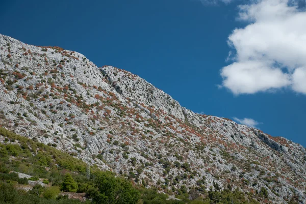 Stone Mountains and Blue Sky with clouds — Stock Photo, Image