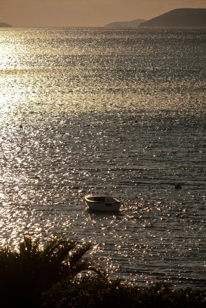 Boten op de Adriatische Zee - zonsondergang — Stockfoto
