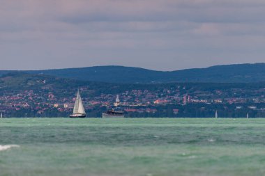 SIOFOK, HUNGARY - 29 Ağustos 2021: Balaton Gölü Yat, Macaristan, Siofok.