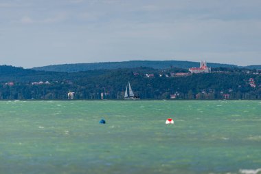 SIOFOK, HUNGARY - 31 Ağustos 2021: Balaton Gölü Yat, Macaristan, Siofok. 