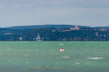 SIOFOK, HUNGARY - 31 Ağustos 2021: Balaton Gölü Yat, Macaristan, Siofok. 