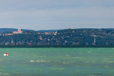 SIOFOK, HUNGARY - 31 Ağustos 2021: Balaton Gölü Yat, Macaristan, Siofok. 