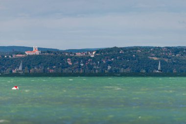 SIOFOK, HUNGARY - 31 Ağustos 2021: Balaton Gölü Yat, Macaristan, Siofok. 