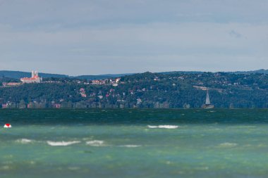 SIOFOK, HUNGARY - 31 Ağustos 2021: Balaton Gölü Yat, Macaristan, Siofok. 