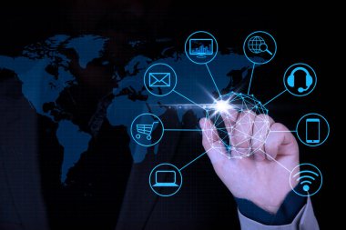 Dijital pazarlama, küresel iş, IoT Internet of Things, iş stratejisi konsepti. İş adamı küresel ağa teknoloji simgeleriyle dokunuyor. Yüksek kalite fotoğraf