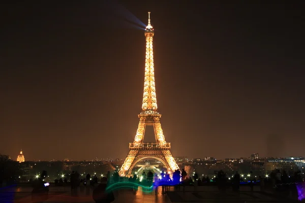 Eiffelova věž světlo a světlo — Stock fotografie