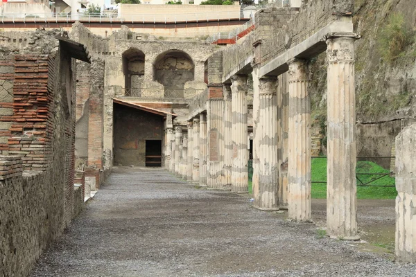 Herculano, una antigua ciudad destruida por el monte. Vesubio —  Fotos de Stock