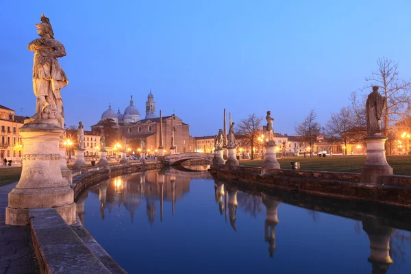 Padova marktplein nachts — Stockfoto