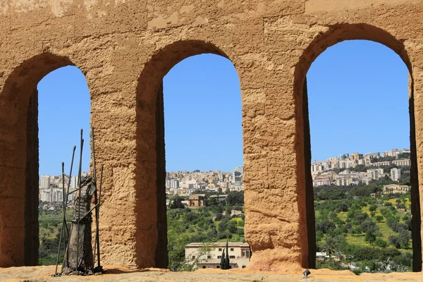 Oblouků starověkého chrámu Concordia, Agrigento, Itálie — Stock fotografie