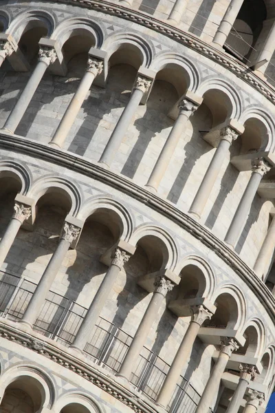 Detalhes arquitetônicos da torre inclinada Pisa — Fotografia de Stock