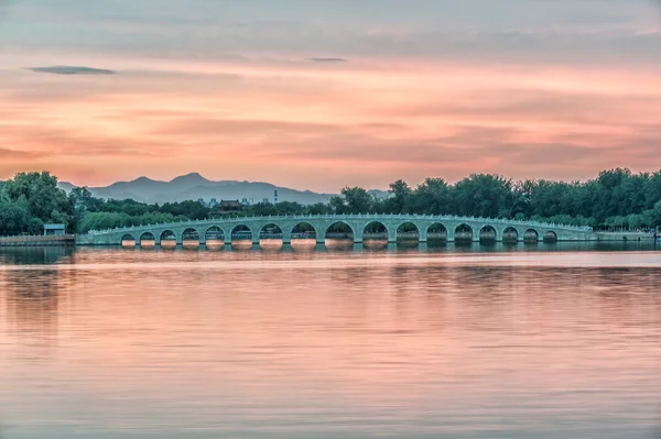 Ponte leone ad arco 17 — Foto Stock