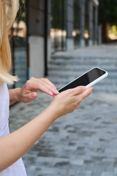 Woman Holding Modern Smartphone Sending Text Message Using App Her — Stok fotoğraf