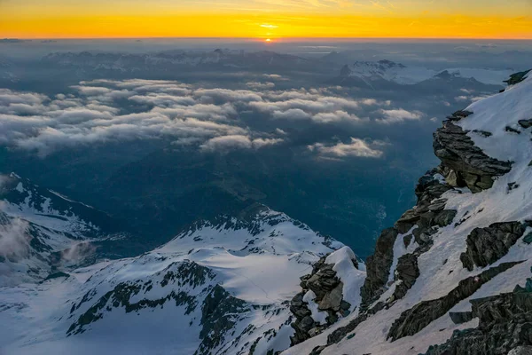 Tete Rousse hut on the way to Mont Blanc: Tete Rousse, Mont Blanc, Alps, France