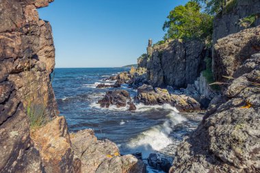  Bornholm 'deki Sığınak Kayalıkları, Helligdomsklipperne.