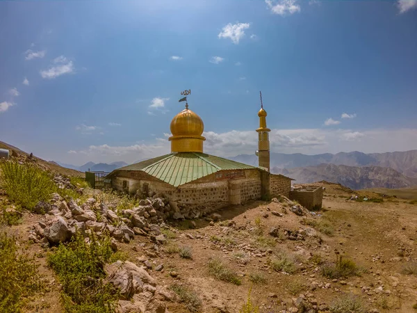 İran 'ın dağlarındaki Müslüman camii; Şam Dağı