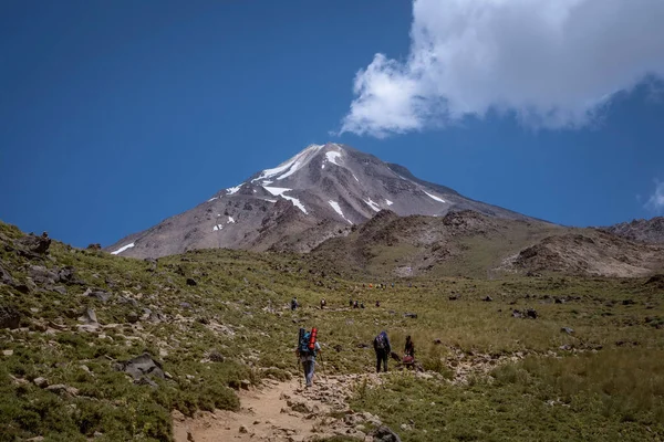 İran 'da Damavand Dağı