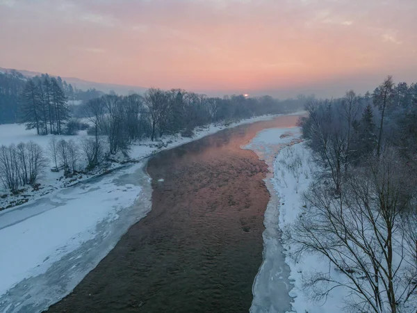 Sunrise in winter at Dunajec River Valley: Dunajec, Pieniny, Kotlina Nowotarska, Poland