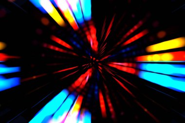 Siyah arkaplanda dönen ışık gösterisi. Lüks çizgiler. Parlak kıvrımlı duvar kağıdı. Uzay tüneli. Dönen ışık çemberi ya da maytap izi. Parlak konsept çizimi.