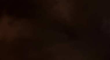 Modern fırça darbeleri. Poster, duvar sanatı, afiş, kart, kitap kapağı veya ambalaj için rahatlatıcı kompozisyonun yumuşak renkli çizimi. Pastel renklerle suluboya. 