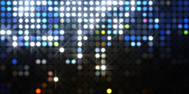 Parlak desenli duvar kağıdı. Sahne ışıkları olan renkli ışıkların ihtişamlı arkaplanı. Parlayan ışıklar siyah arka planda parti izleri. Sahne veya stadyum ışıklarının dijital illüstrasyonu. 