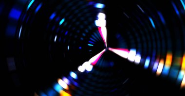 Siyah arkaplanda dönen ışık gösterisi. Lüks çizgiler. Parlak kıvrımlı duvar kağıdı. Uzay tüneli. Dönen ışık çemberi ya da maytap izi. Parlak konsept çizimi.