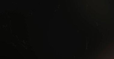 Gotik bir duvarda sıkıntılı ve kirli desenler var. Lekeli renkli hasarlı şablon. Tasarımınız için doku ve elementler. Pis duvar kâğıdı. Grunge arkaplanı.