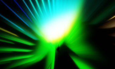 Siyah zemin üzerinde ışık parçacığı izleri. Parlayan parçacıkları ve çizgileri olan ışık patlaması yıldızı. Güzel hareketli soyut ışınlar duvar kağıdı. Renkli Patlama grafiği. Işık ışınlarının patlaması. 