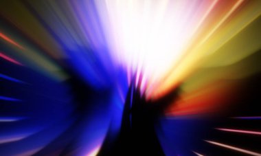 Siyah zemin üzerinde ışık parçacığı izleri. Parlayan parçacıkları ve çizgileri olan ışık patlaması yıldızı. Güzel hareketli soyut ışınlar duvar kağıdı. Renkli Patlama grafiği. Işık ışınlarının patlaması. 