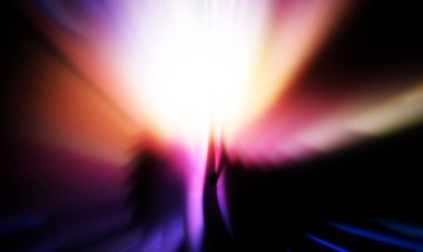 Siyah zemin üzerinde ışık parçacığı izleri. Parlayan parçacıkları ve çizgileri olan ışık patlaması yıldızı. Güzel hareketli soyut ışınlar duvar kağıdı. Renkli Patlama grafiği. Işık ışınlarının patlaması. 