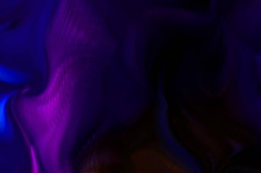 Hareketli girdapların soyut çizimi. Titreşimli renkli kıvrımların dönen akışı. Kıvrımlı ve kıvrımlı arka plan ve çizgiler. Garip duvar kâğıdı tasarımı. Dalgalanma arkaplanı.