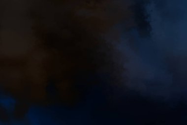 Modern fırça darbeleri. Poster, duvar sanatı, afiş, kart, kitap kapağı veya ambalaj için rahatlatıcı kompozisyonun yumuşak renkli çizimi. Pastel renklerle suluboya. 