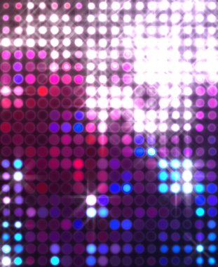 Parlak desenli duvar kağıdı. Sahne ışıkları olan renkli ışıkların ihtişamlı arkaplanı. Parlayan ışıklar siyah arka planda parti izleri. Sahne veya stadyum ışıklarının dijital illüstrasyonu. 