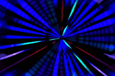 Siyah arkaplanda dönen ışık gösterisi. Lüks çizgiler. Parlak kıvrımlı duvar kağıdı. Uzay tüneli. Dönen ışık çemberi ya da maytap izi. Parlak konsept çizimi.