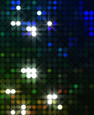 Parlak desenli duvar kağıdı. Sahne ışıkları olan renkli ışıkların ihtişamlı arkaplanı. Parlayan ışıklar siyah arka planda parti izleri. Sahne veya stadyum ışıklarının dijital illüstrasyonu. 