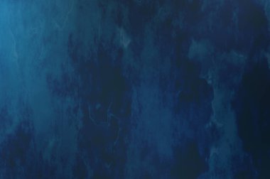 Gotik bir duvarda sıkıntılı ve kirli desenler var. Lekeli renkli hasarlı şablon. Tasarımınız için doku ve elementler. Pis duvar kâğıdı. Grunge arkaplanı.