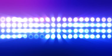 Parlak desenli duvar kağıdı. Sahne ışıkları olan renkli ışıkların ihtişamlı arkaplanı. Parlayan ışıklar siyah arka planda parti izleri. Sahne veya stadyum ışıklarının dijital illüstrasyonu. 