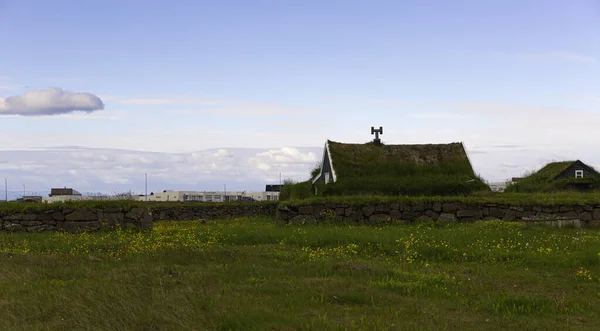 Αγροικία Viking Της Ισλανδίας Κοντά Στην Πρωτεύουσα Της Ισλανδίας — Φωτογραφία Αρχείου