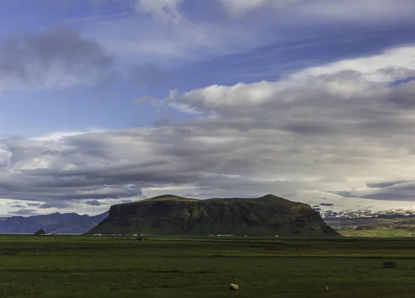 Rock Formations Iceland Farmhouse Iceland — 图库照片