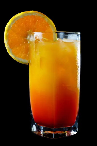 Cóctel de naranja tropical y ron — Foto de Stock