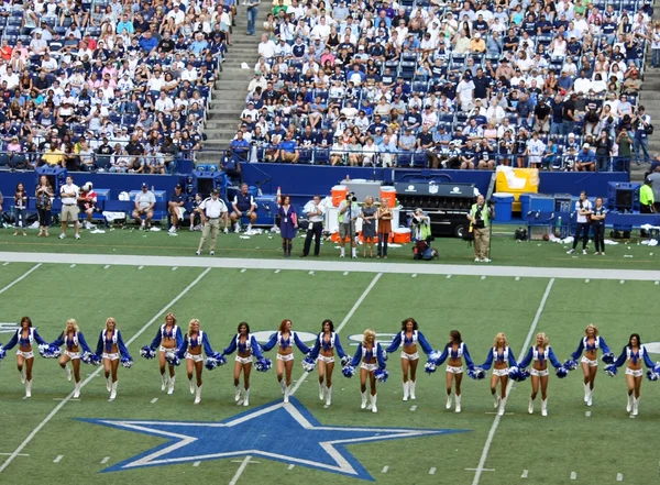 Cowboys cheerleader a metà tempo — Foto Stock