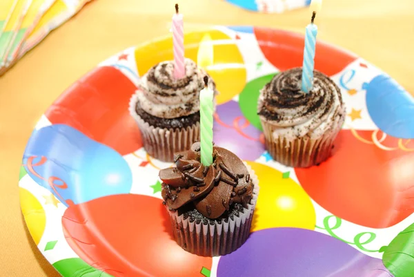 Tres magdalenas de cumpleaños de lujo — Foto de Stock