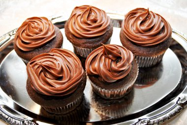 buzlu çikolata cupcakes