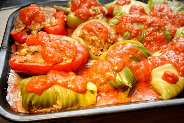 Stuffed Cabbage and Peppers — Stock Photo, Image