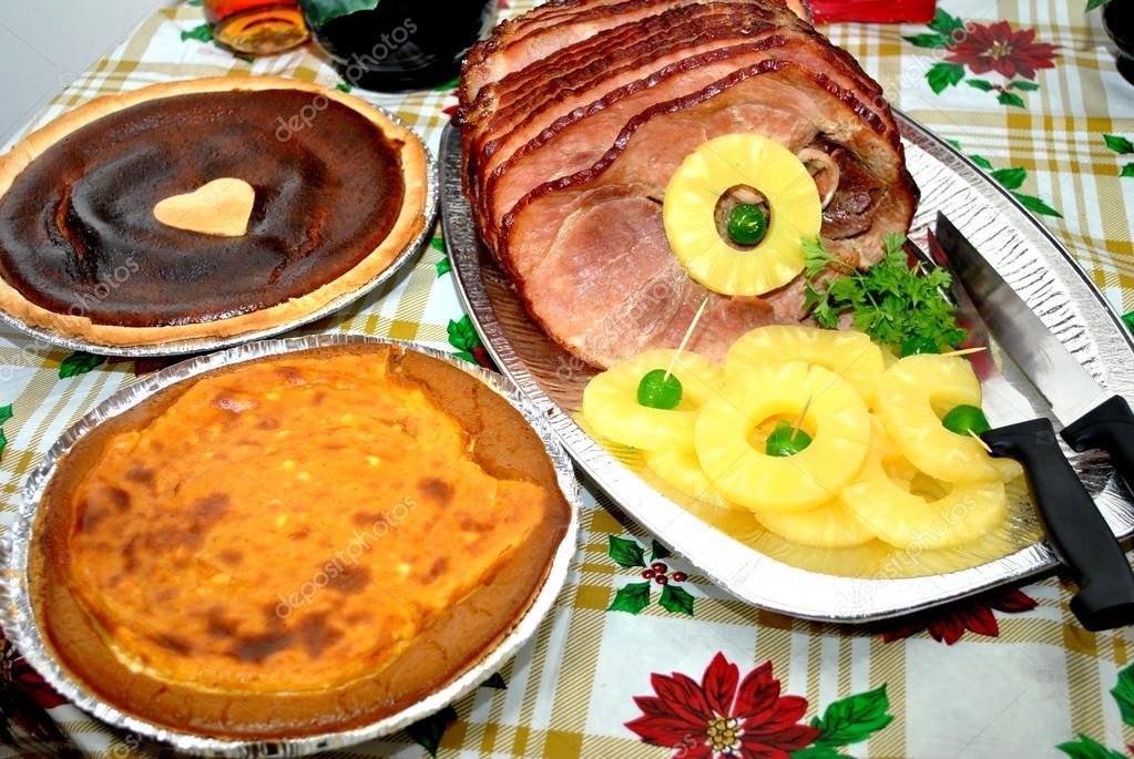 Christmas Ham Dinner with Pineapples and Side Dishes — Stock Photo