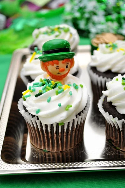 St patty's dag cupcake met figuur — Stockfoto