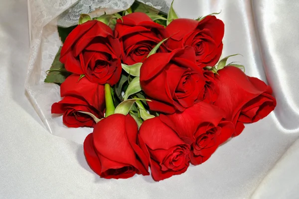 Bouquet-Rose rosse — Foto Stock