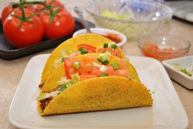 lezzetli sert kabuklu tacos