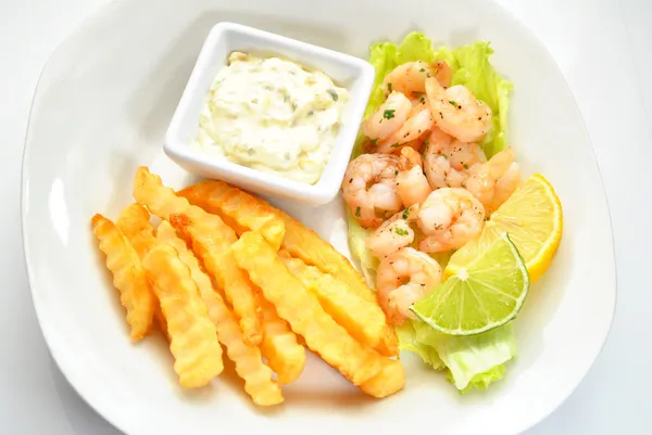 Gourmet Meal of Shrimp and French Fries — Stock Photo, Image